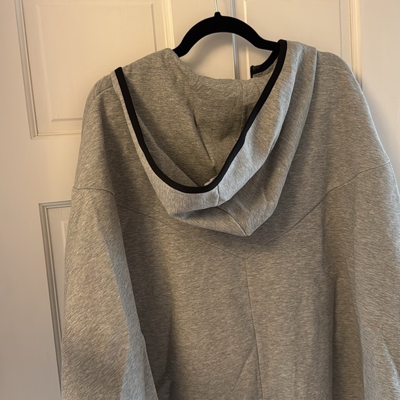 Nike Poncho - Picture 4 of 4